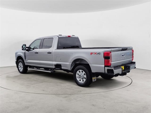 Used 2024 Ford F-350SD XLT 4D Crew Cab – 1FT8W3BT0REC23312 full