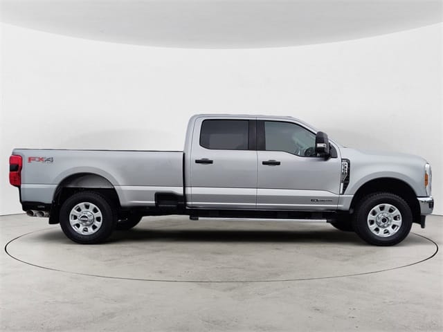 Used 2024 Ford F-350SD XLT 4D Crew Cab – 1FT8W3BT0REC23312 full